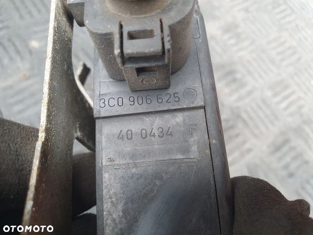 Volkswagen tdi 03C906625 ELEKTROZAWÓR PASSAT B6 TDI - 3