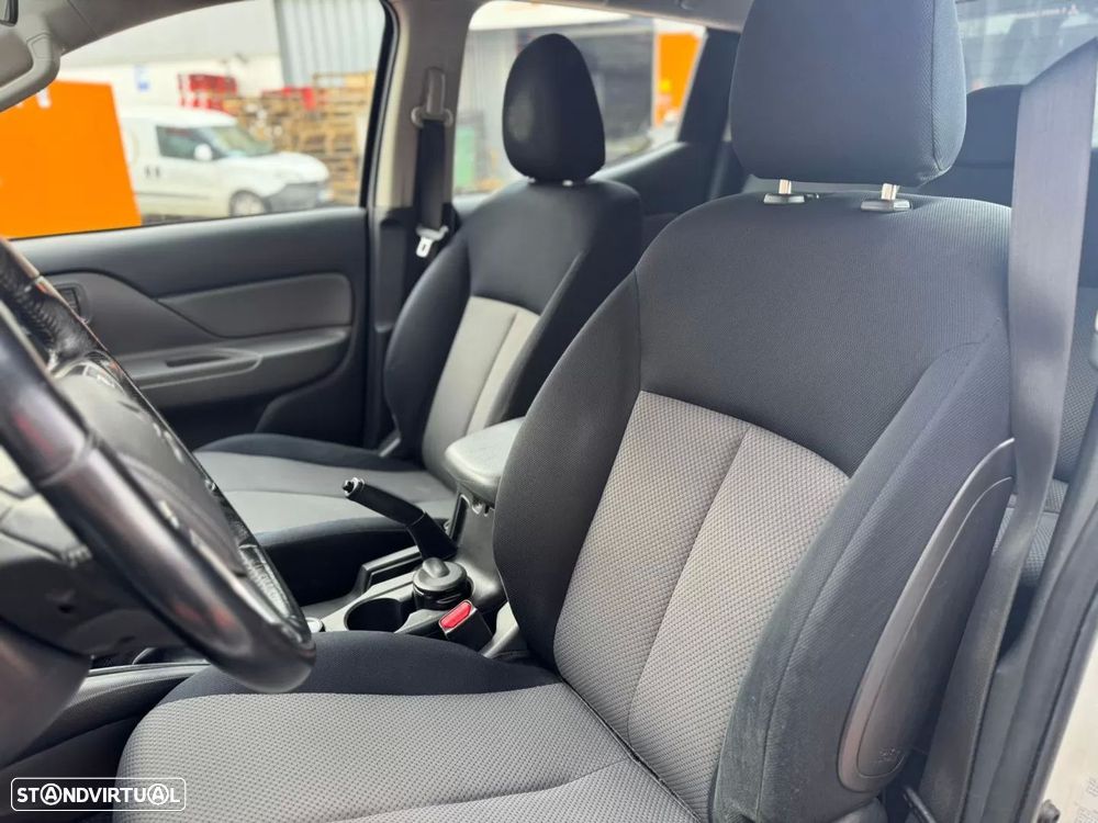 Mitsubishi L200 2.4 DI-D CD Invite 4WD - 13