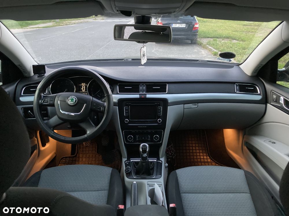 Skoda Superb 1.8 TSI Ambition - 9