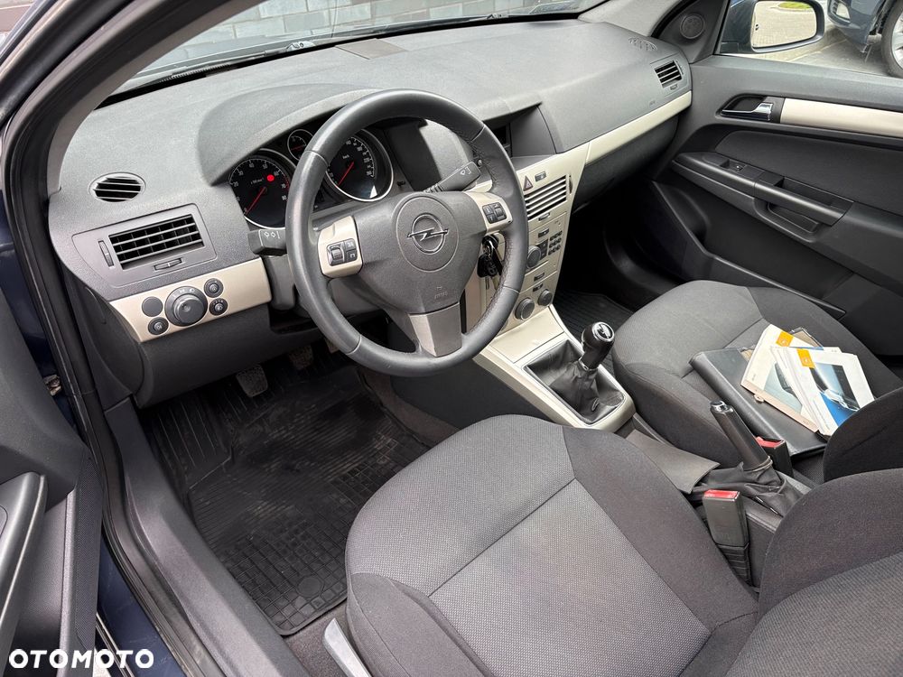 Opel Astra 1.6 Enjoy - 9