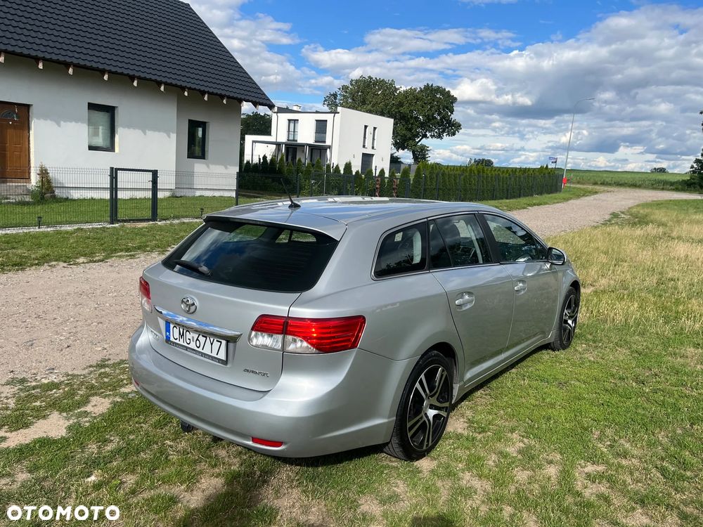Toyota Avensis 1.8 Sol EU5 - 6