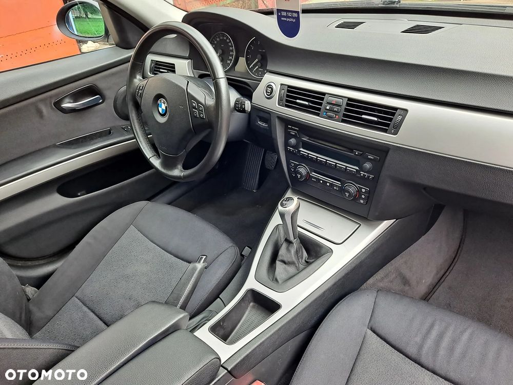 BMW Seria 3 318i - 13