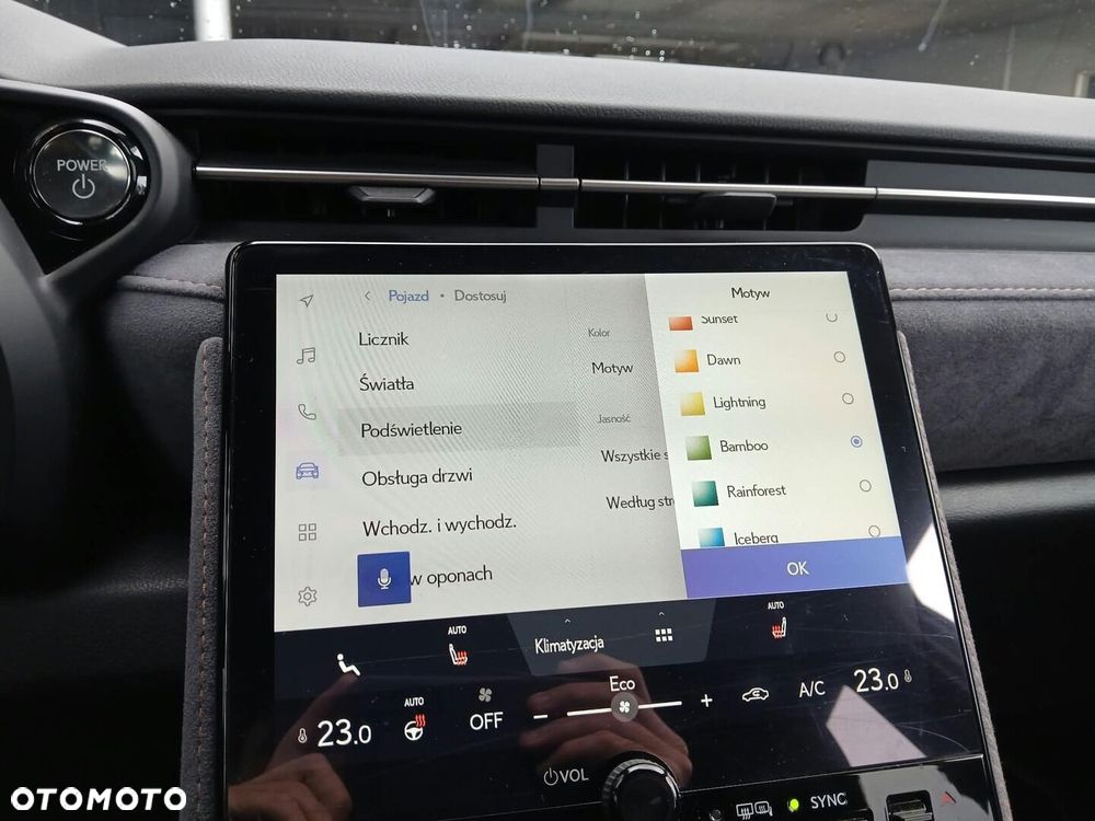 Lexus LBX 1.5 Hybrid Cool AWD - 17