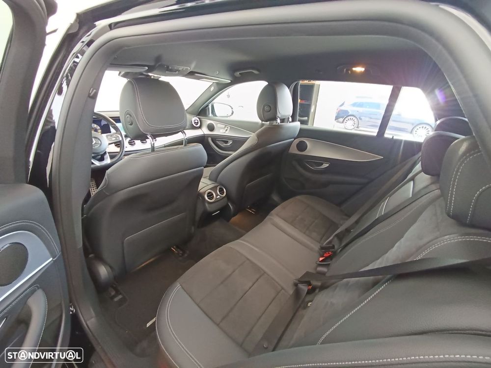 Mercedes-Benz E 300 de AMG Line - 38