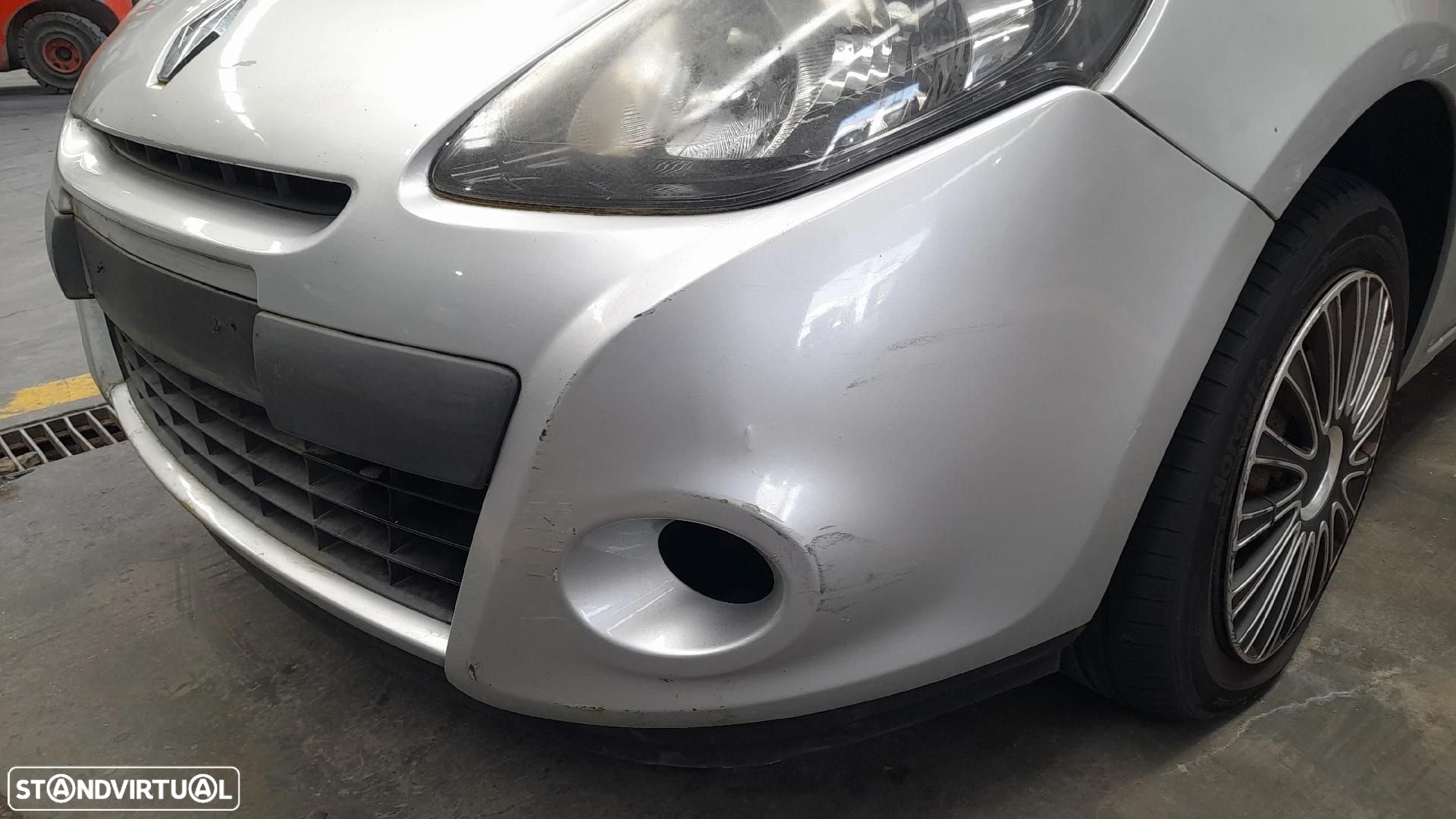 Pára-choques frente RENAULT Clio III (BR0/1, CR0/1) - 2