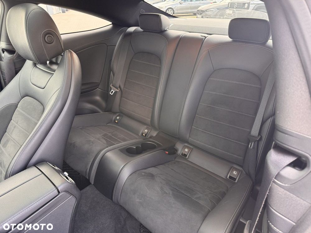 Mercedes-Benz Klasa C 200 4MATIC 9G-TRONIC - 17