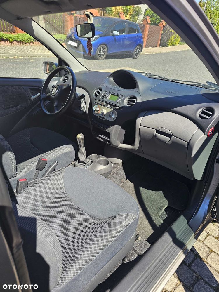 Toyota Yaris - 6