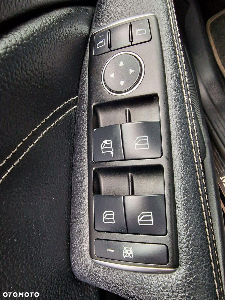 Mercedes-Benz Klasa A 180 (BlueEFFICIENCY) Urban - 36