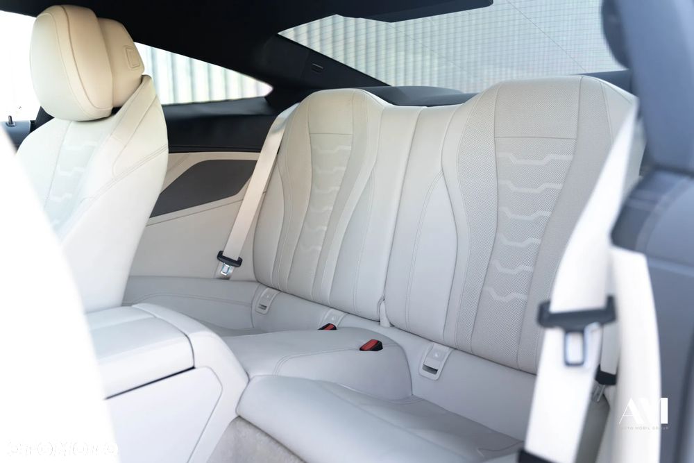 BMW Seria 8 M850i xDrive - 26