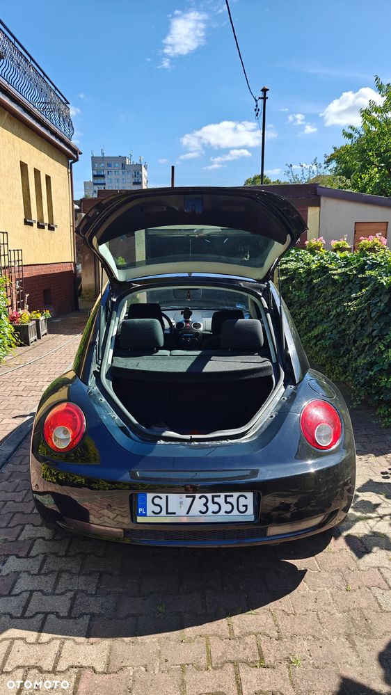Volkswagen New Beetle - 9