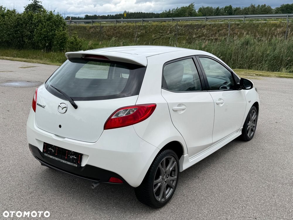 Mazda 2 - 7