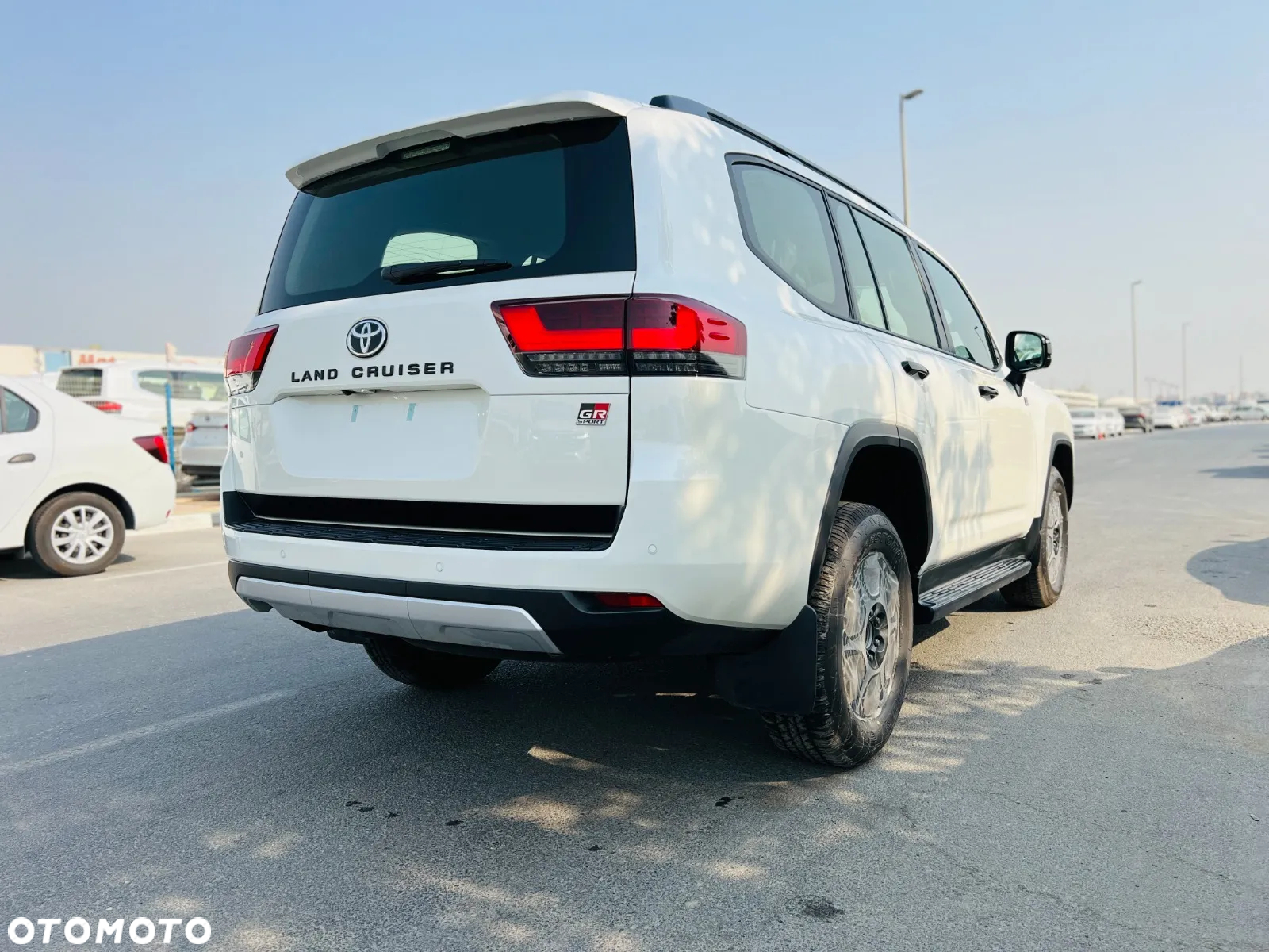Toyota Land Cruiser - 4
