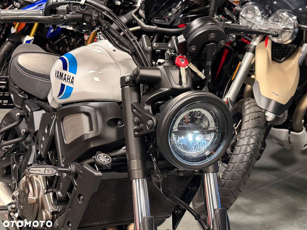 Yamaha XSR - 24