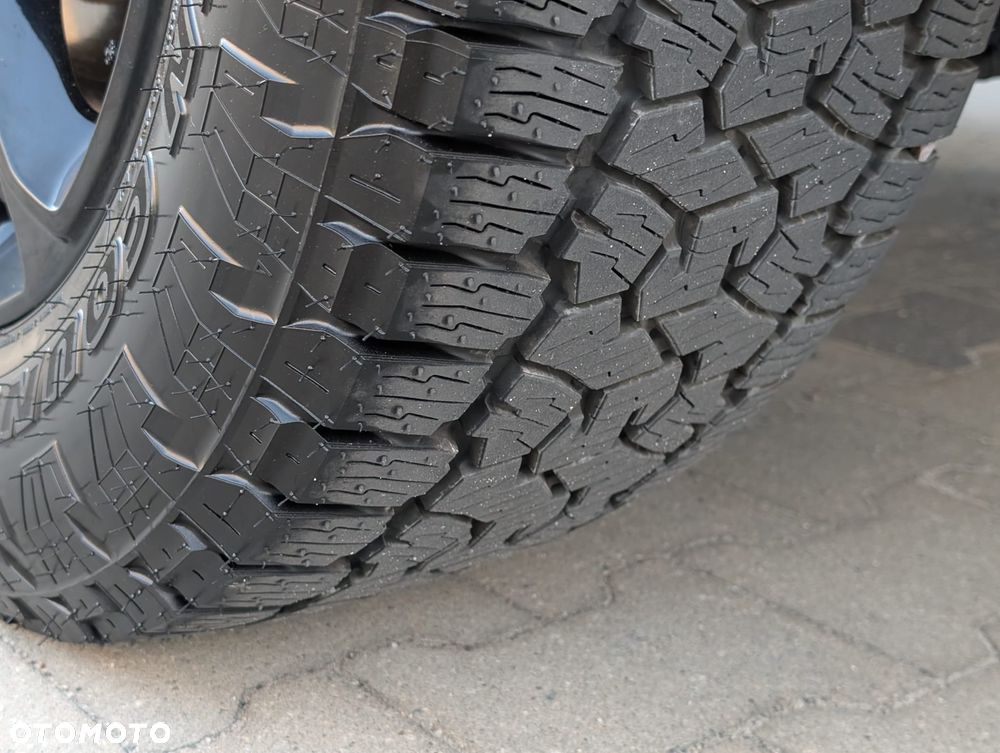 Jeep Grand Cherokee - 31
