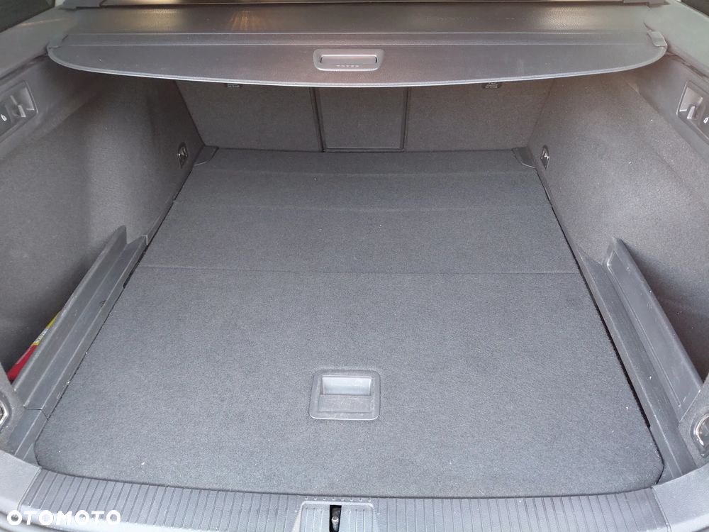 Volkswagen Passat - 34