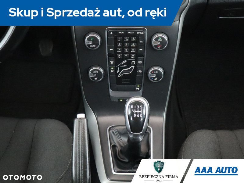 Volvo V40 - 15