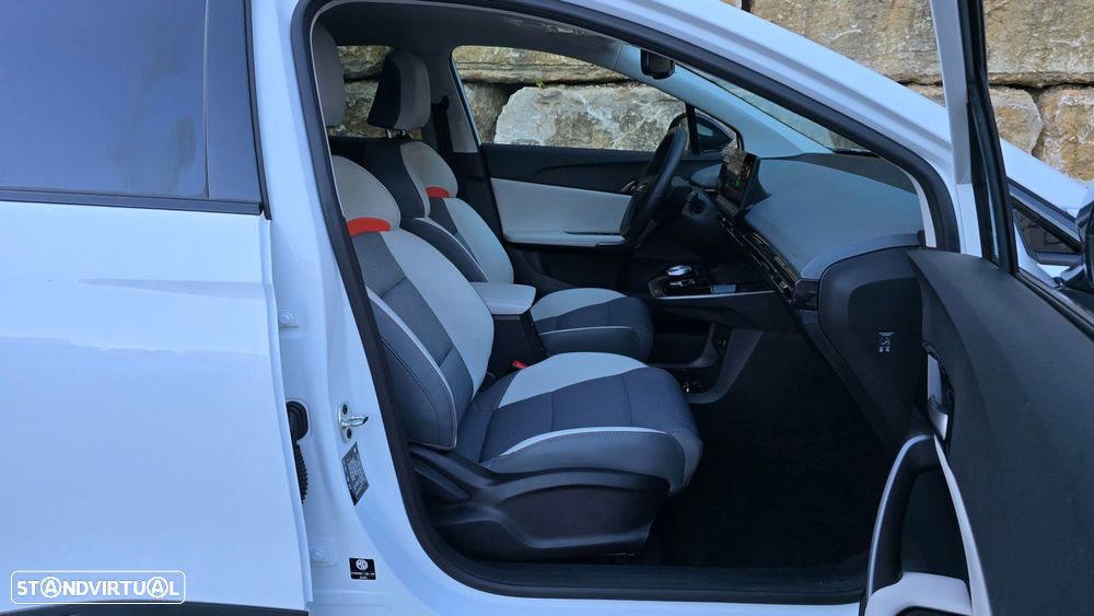 MG MG4 64 kWh Luxury - 48