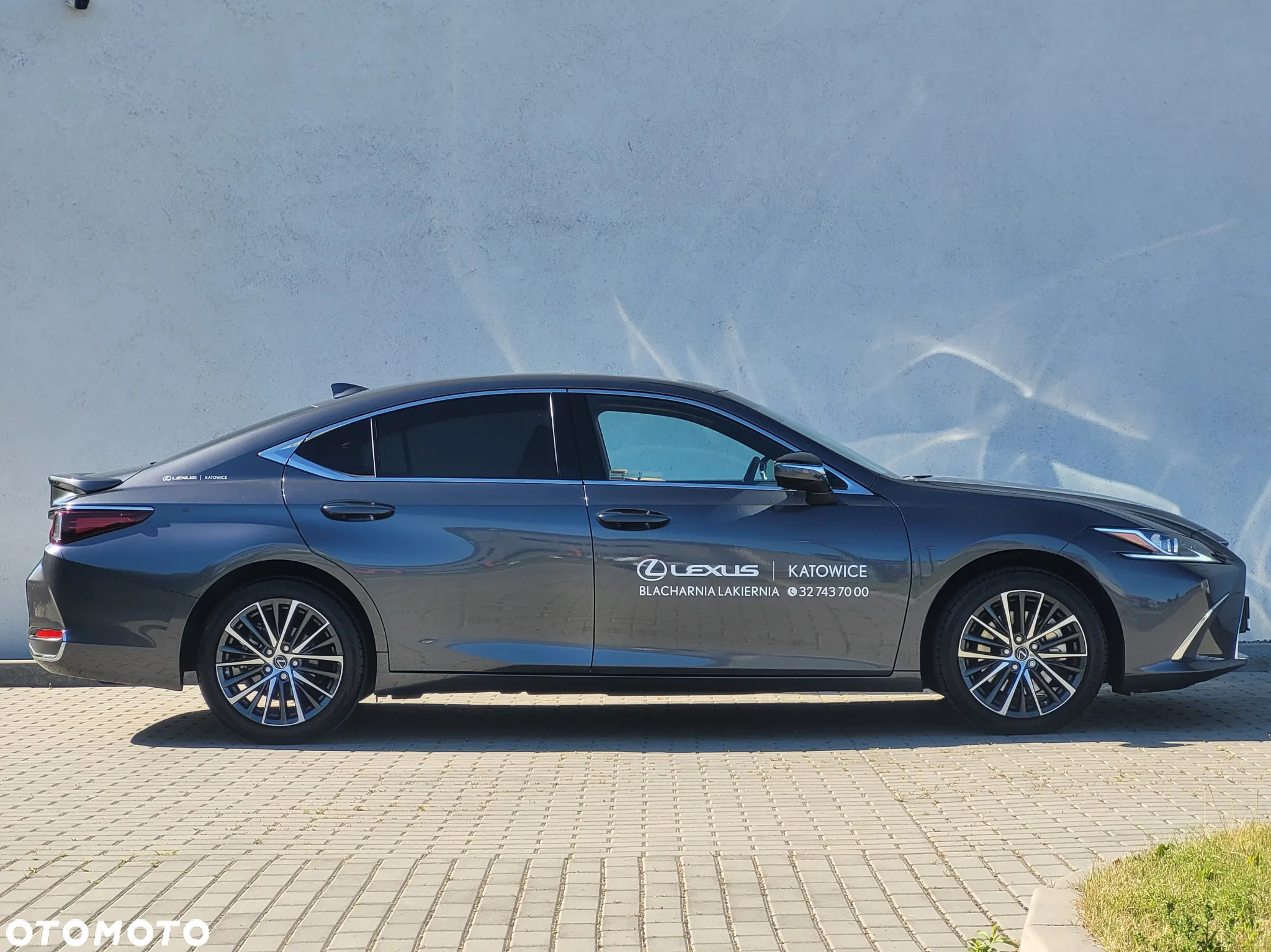 Lexus ES - 10