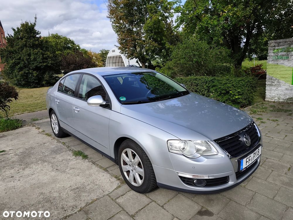 Volkswagen Passat 1.8 TSI Sportline - 1