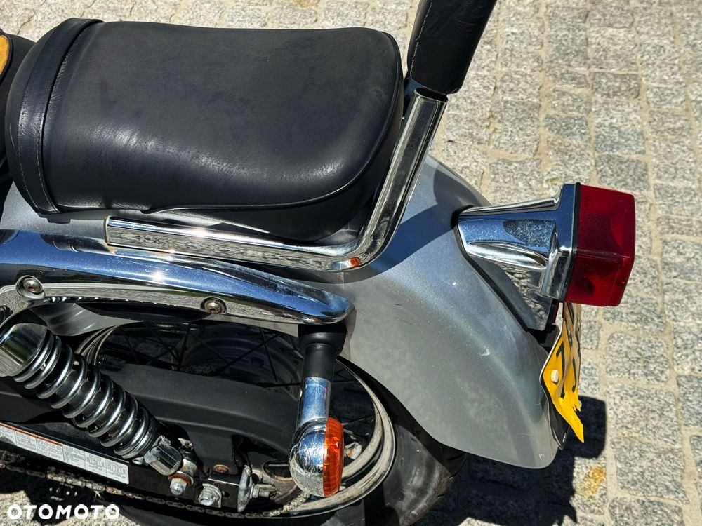 Suzuki Intruder - 13