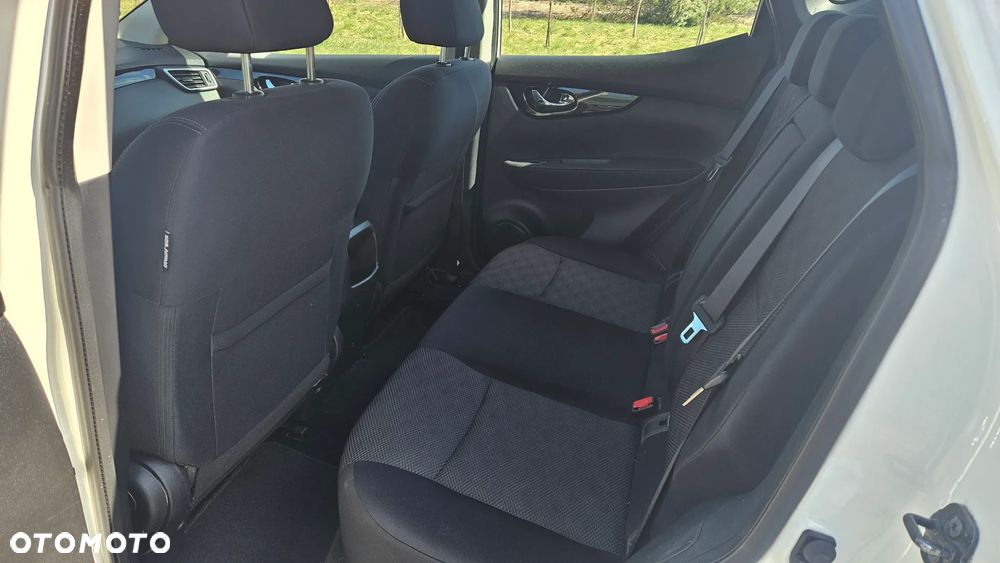 Nissan Qashqai 1.2 DIG-T N-Connecta EU6 - 11