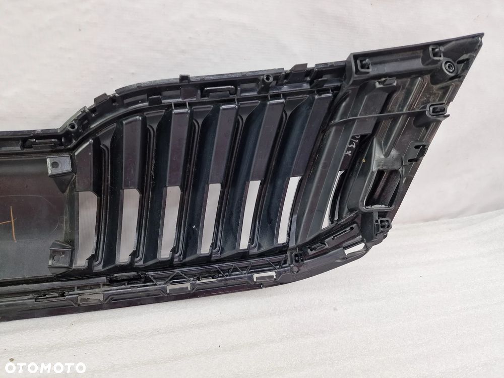 SKODA OCTAVIA 3 III LIFT VRS / RS 16- ATRAPA / GRILL PRZEDNI PRZÓD , NR 5E0853653C , NR AUKCJI GL663 - 17