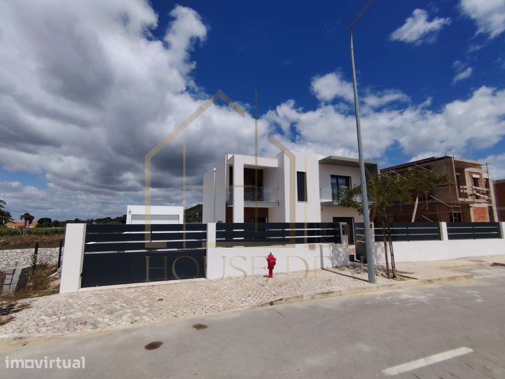 Magnífica Moradia T4 com Garagem e Piscina. Vendas de Azeitão - Grande imagem: 3/60