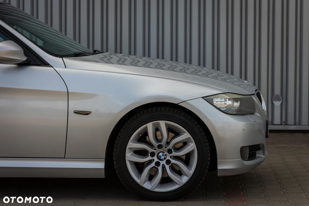BMW Seria 3 318d DPF - 11
