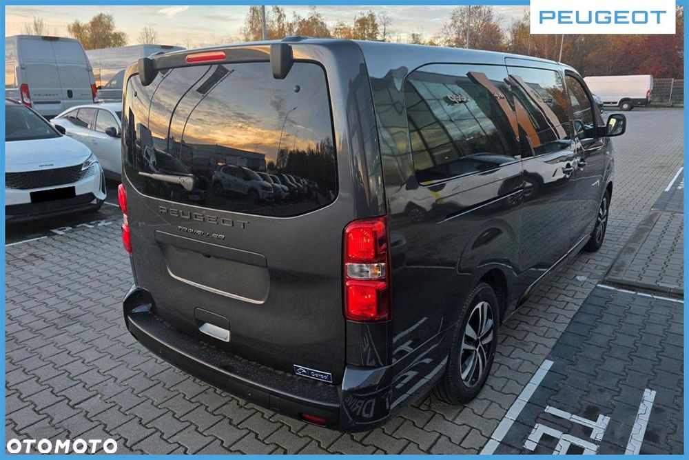 Peugeot Traveller - 13