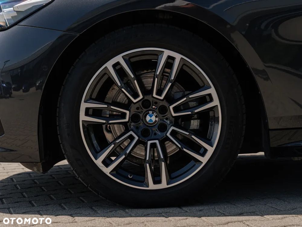 BMW Seria 5 520d xDrive mHEV M Sport - 4