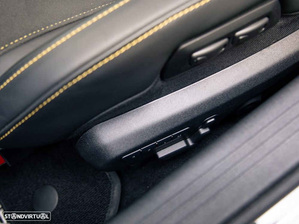 Mercedes-Benz AMG GT R - 28