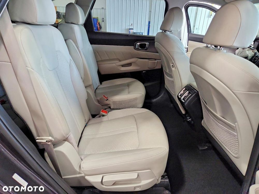 Kia Sorento - 7