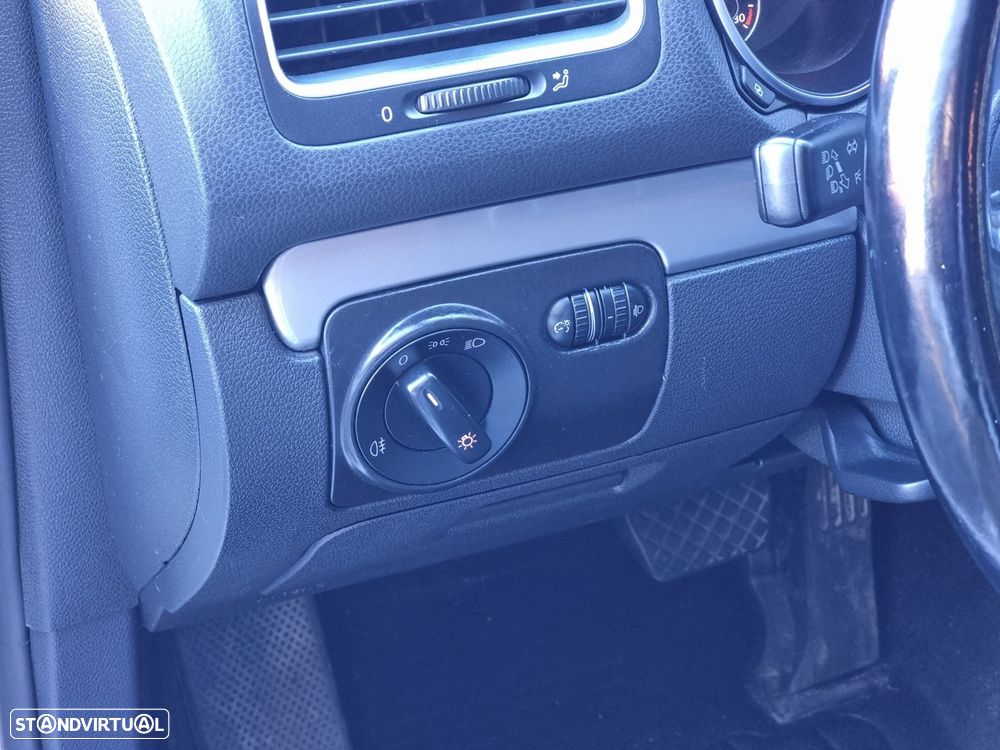 VW Golf 1.6 TDi Confortline DSG - 19