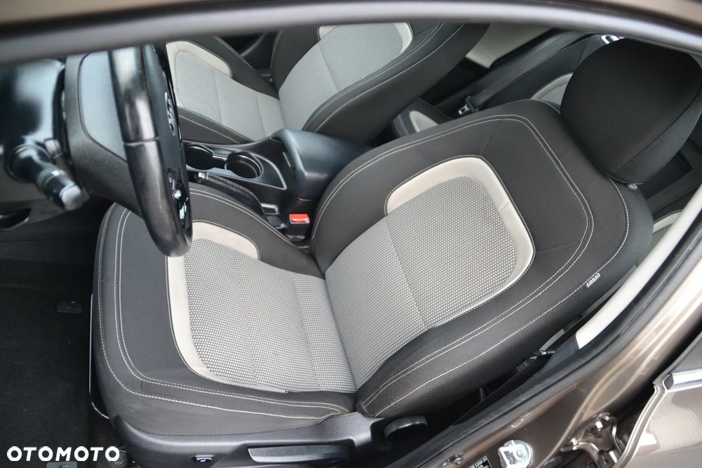 Kia Ceed 1.6 GDI Dream-Team Edition - 24