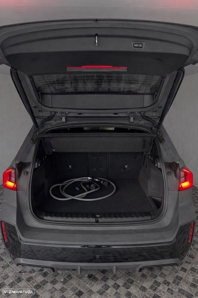 BMW iX1 xDrive30 M Sport Pack - 14