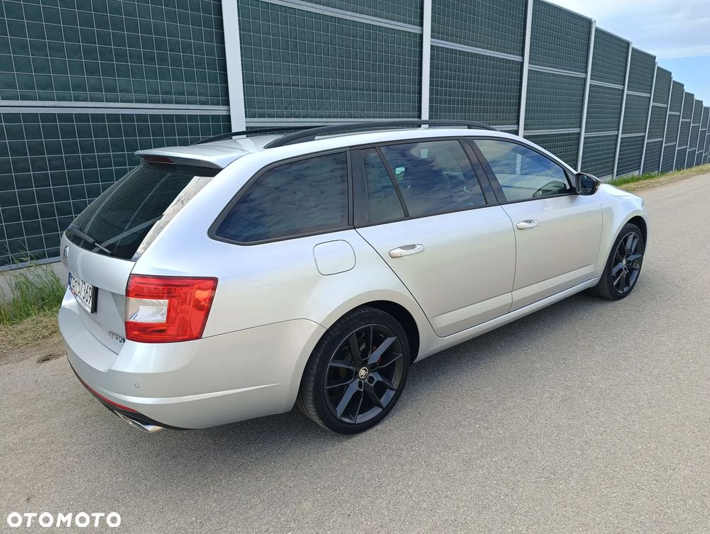 Skoda Octavia 2.0 TDI RS - 17