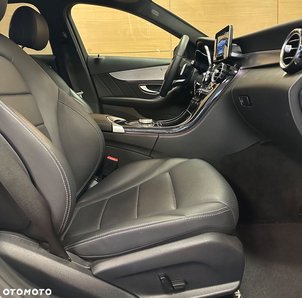 Mercedes-Benz Klasa C 200 4-Matic 9G-TRONIC - 10