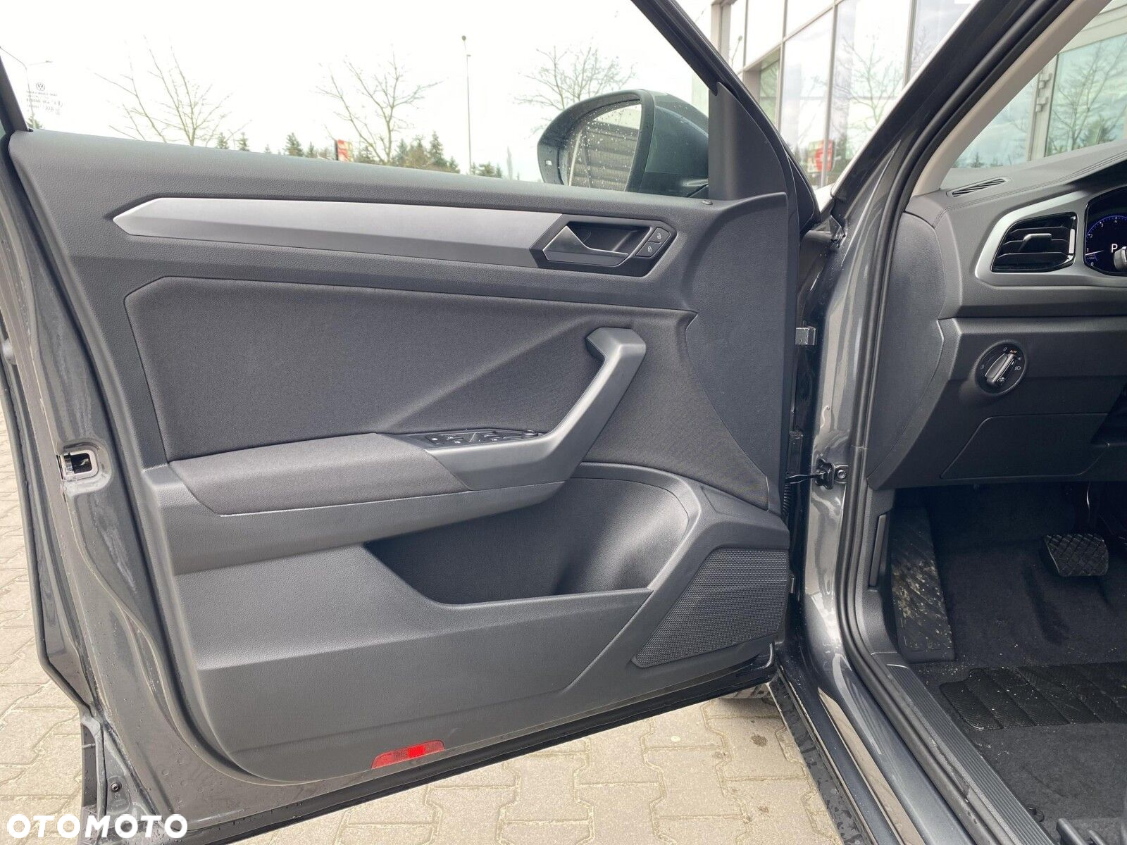 Volkswagen T-Roc - 10