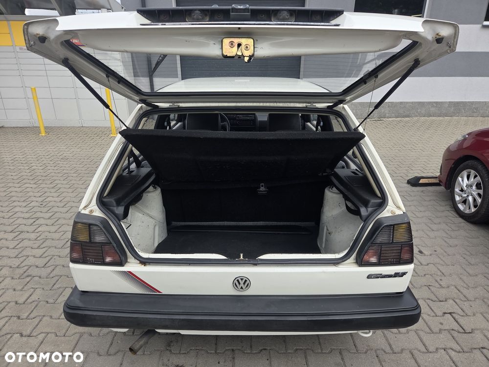 Volkswagen Golf - 5