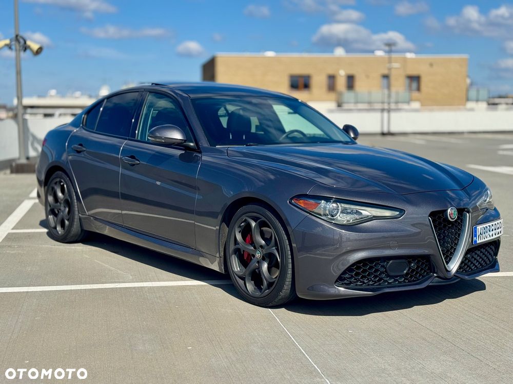 Alfa Romeo Giulia 2.0 Turbo 16V AT8 Veloce Ti - 9