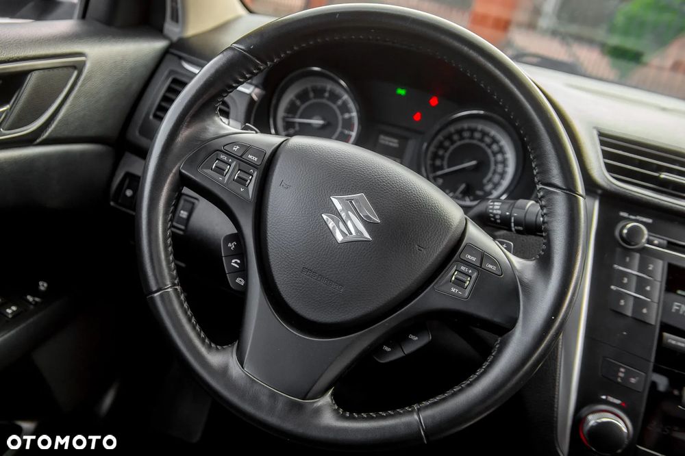 Suzuki Kizashi 2.4 Sport 4WD CVT - 22