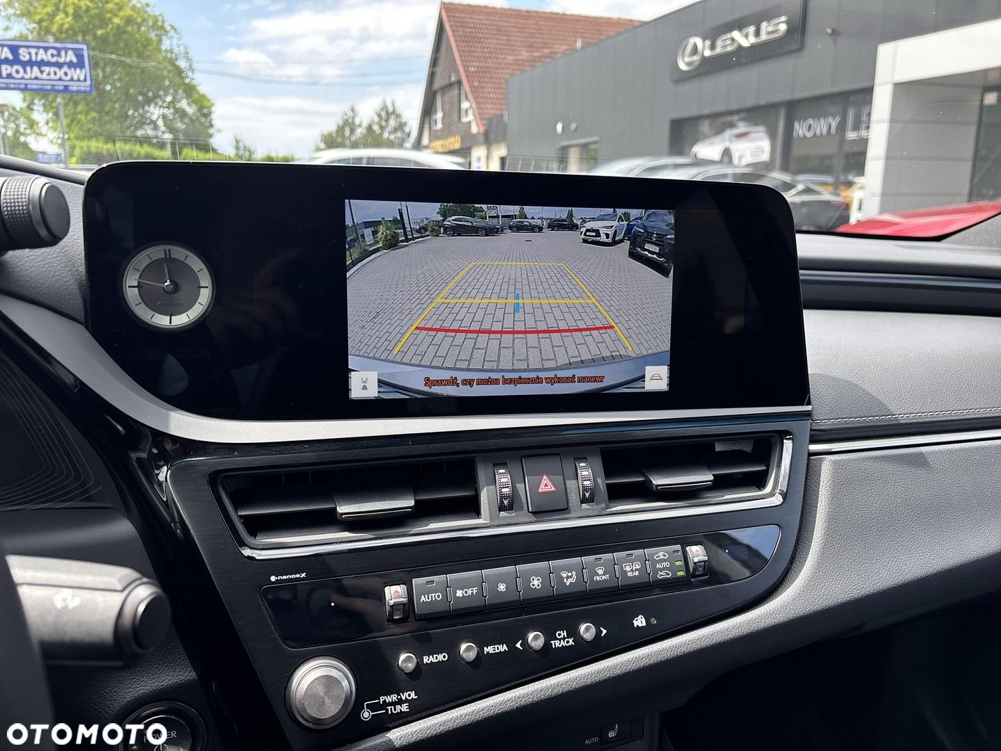 Lexus ES - 11