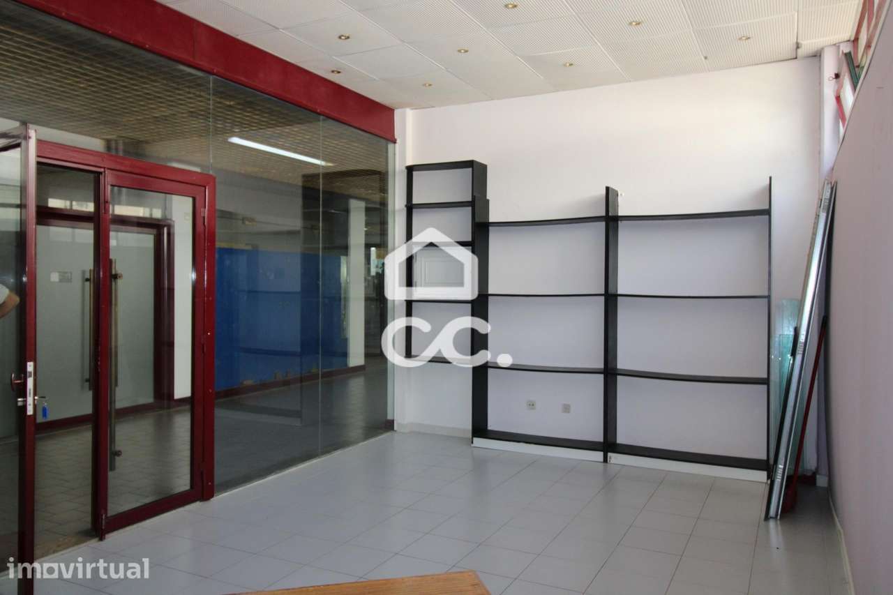 Excelente loja com 28m2 no Centro Comercial Charlot - Grande imagem: 3/10