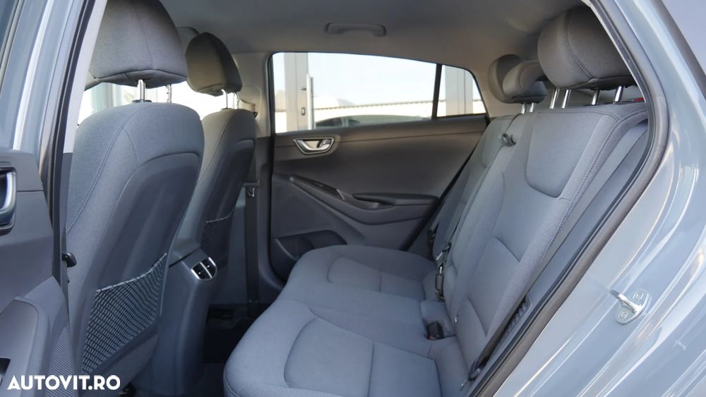 Hyundai IONIQ - 16