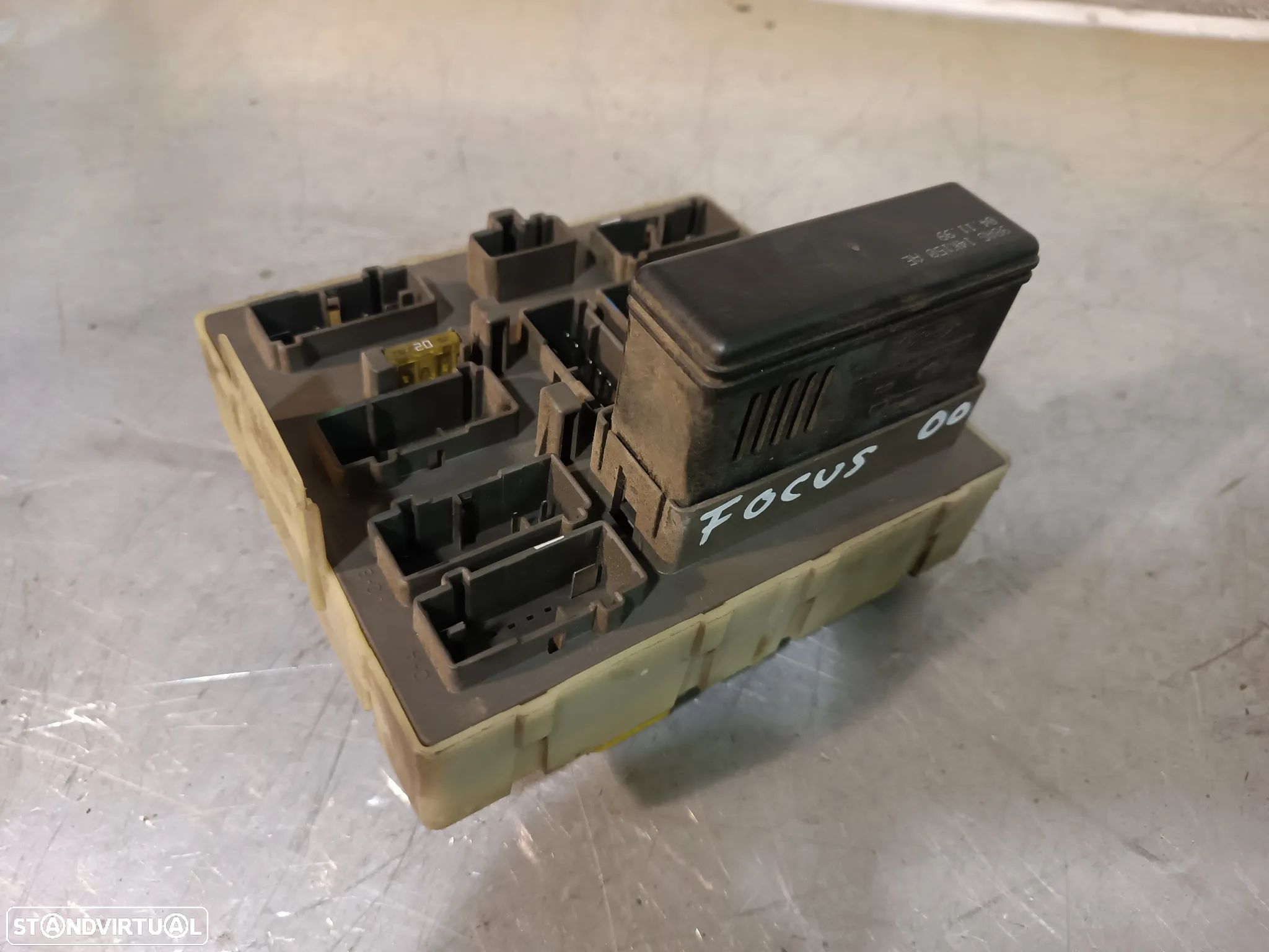 CAIXA DOS FUSIVEIS FORD FOCUS MK1 98-03 98AG-14A073-CG - 1