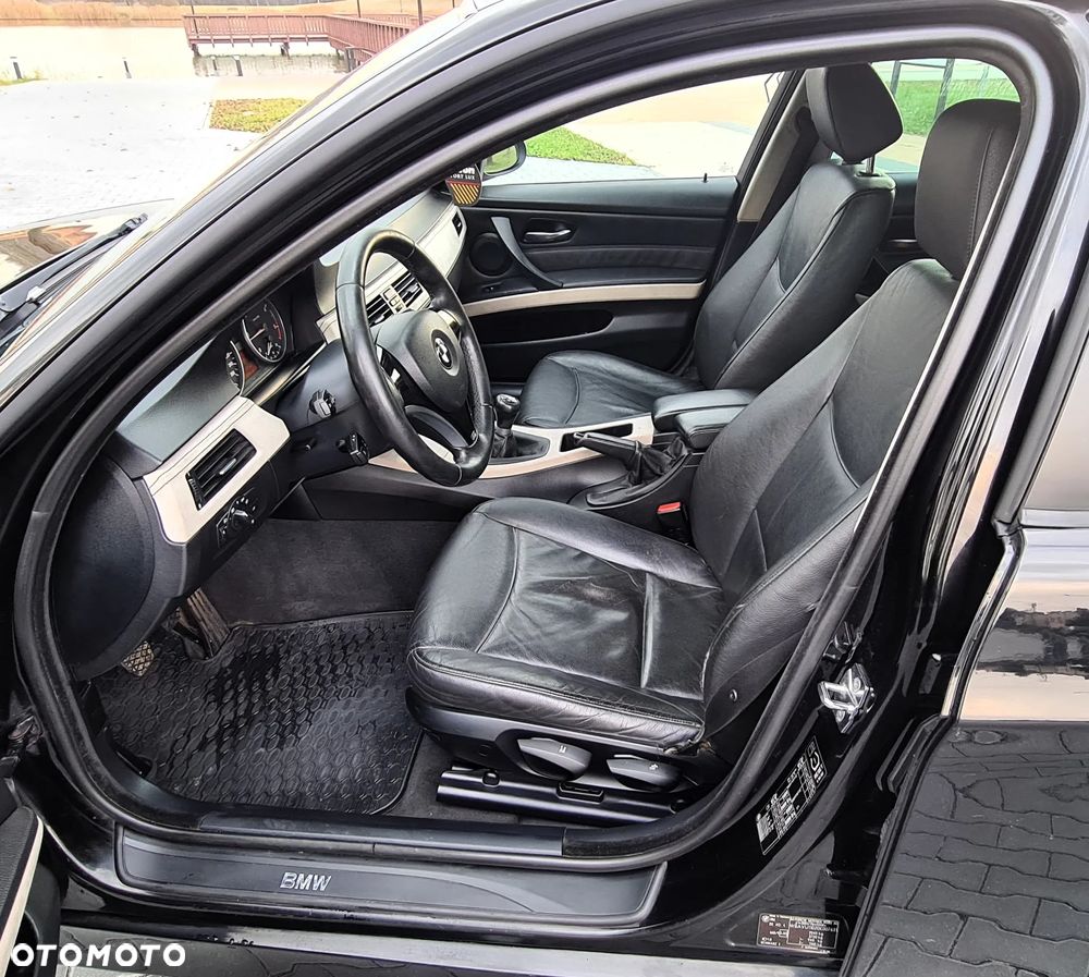 BMW Seria 3 318d - 20