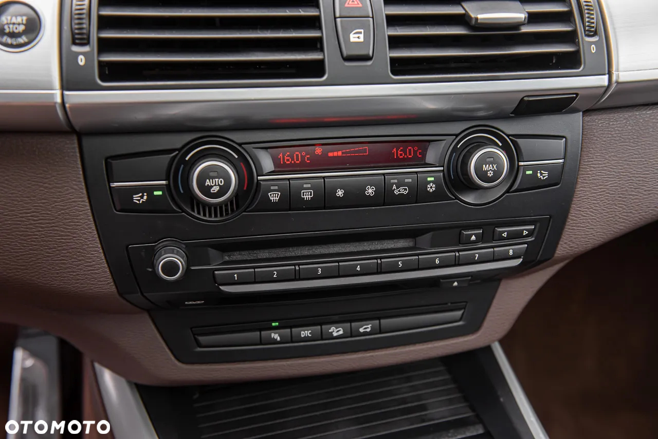 BMW X5 4.8i xDrive - 24