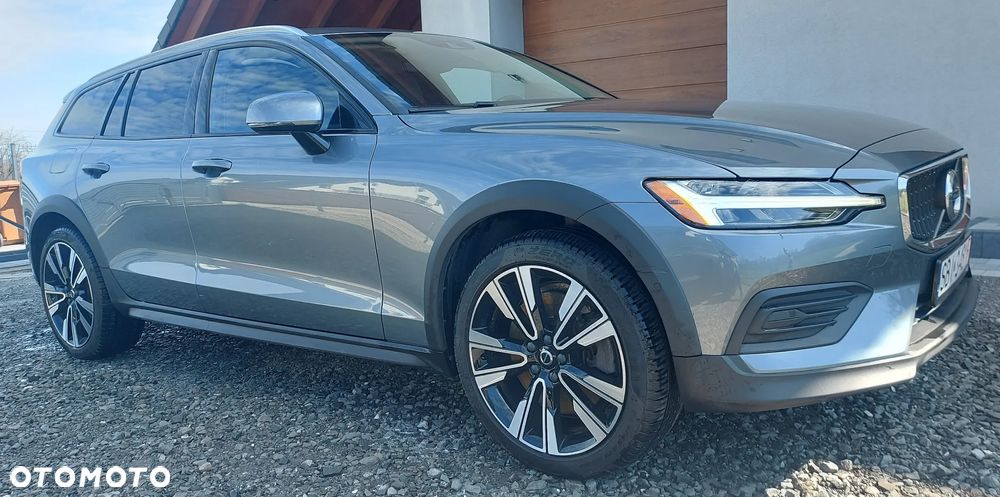 Volvo V60 T5 AWD Momentum - 1