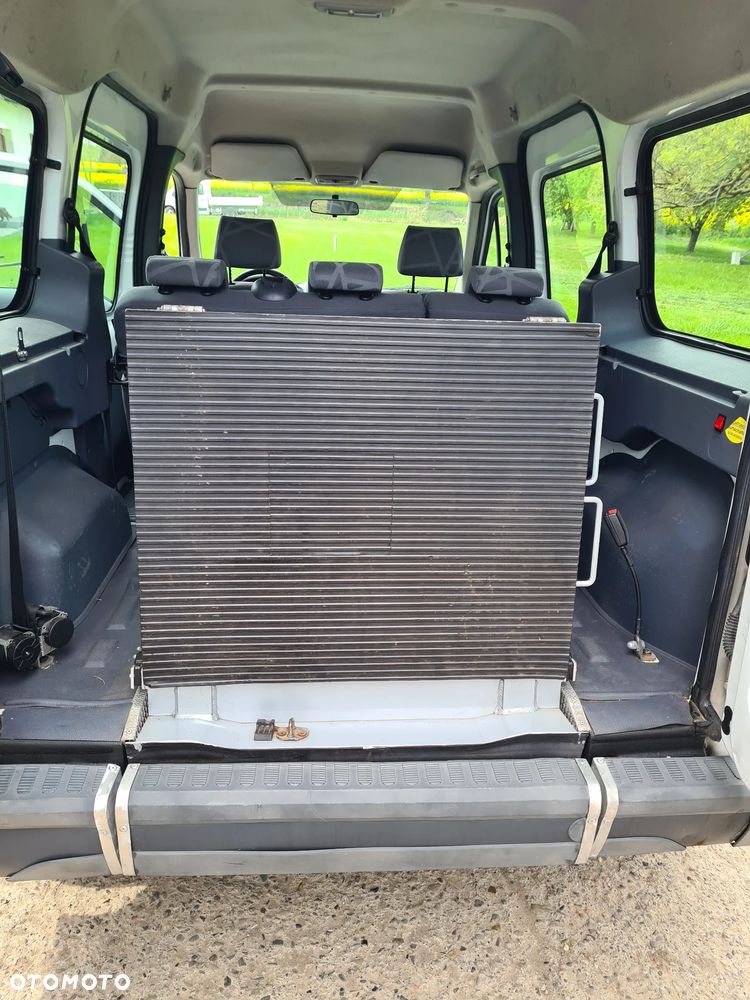 Ford Tourneo Connect - 16