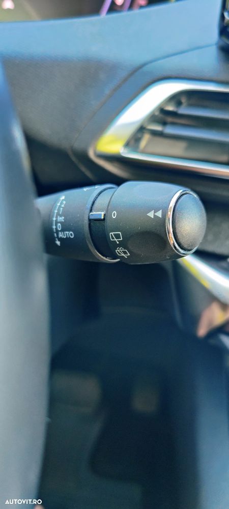 Peugeot 3008 1.5 BlueHDI 130 S&S EAT8 Allure - 29